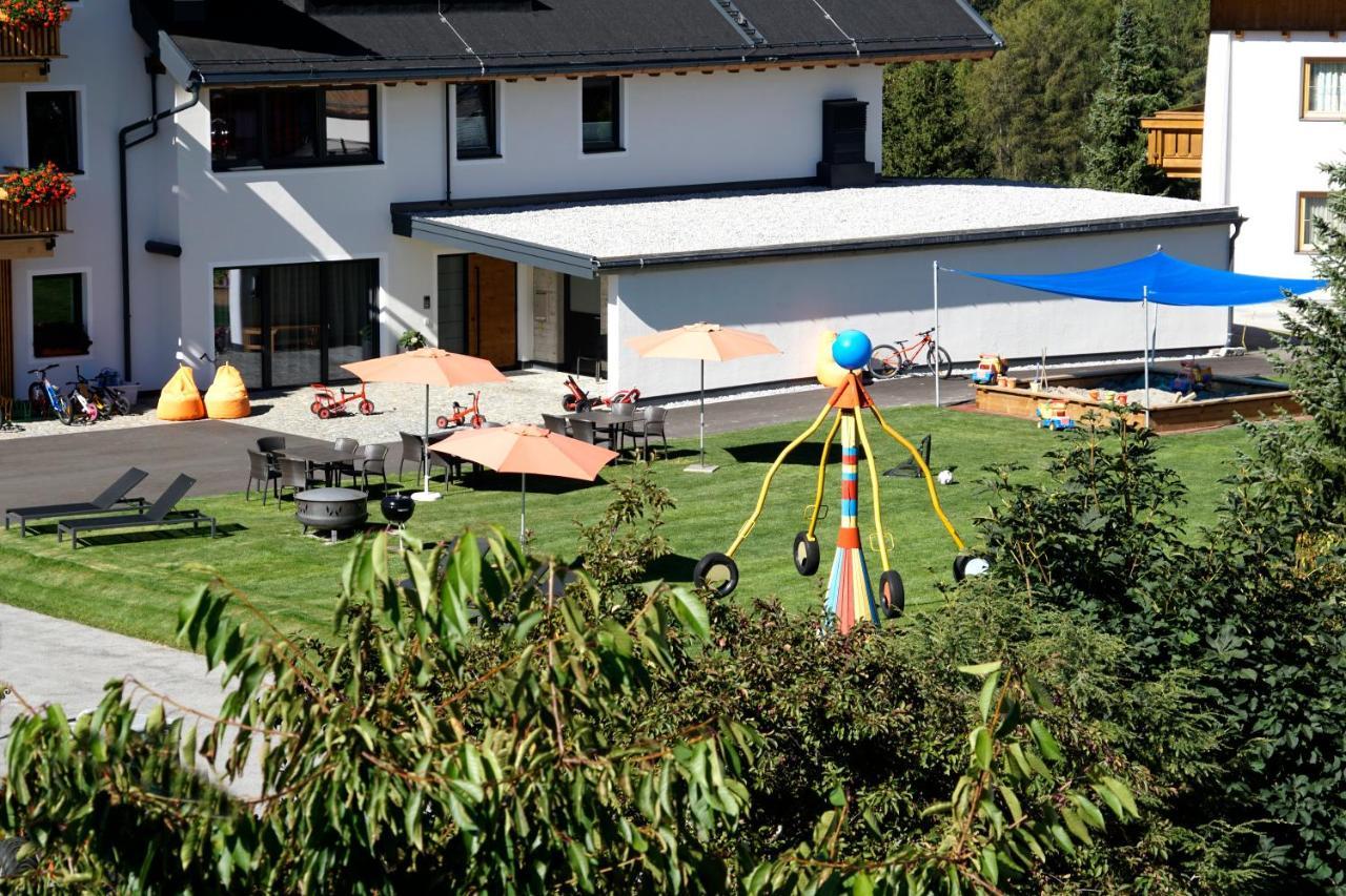 Apart-Hotel Dreisonnenhof Fiss Exterior foto